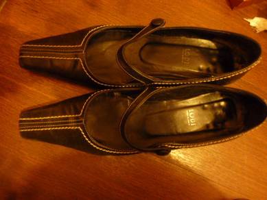 black shoes (西班牙製造 made in Spain)