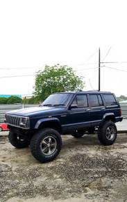 Jeep Cherokee in Masai, JHR