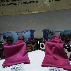 oakley frogskin