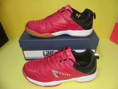 ITEM BARU_Kasut Sukan Badminton Red size 9uk