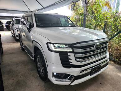 Toyota Land Cruiser ZX in Cheras, KUL