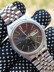 Original vintage Urika 38mm Handwind