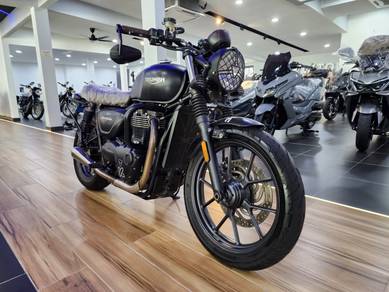 Triumph Street Twin
