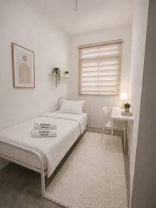 Room in Durian Tunggal, MLK