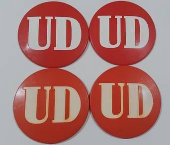 UD NISSAN Emblem Lama Original NOS SET 4pcs RARE M