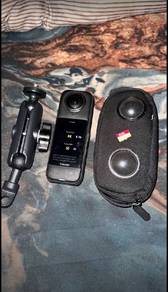 Insta360 x4