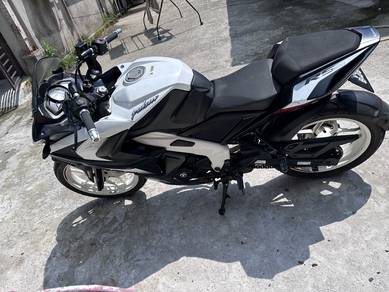 Modenas Pulsar RS200