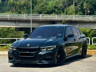 BMW 330i 30i M SPORT in Desa Petaling, KUL