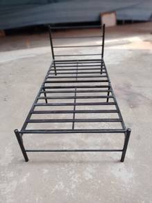 Single Besi bed
