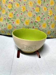 Exclusive Quaker bowl