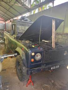 Land Rover Defender 110 in Kubang Kerian, KTN