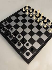 Magnetic Chess Board and Pieces Set