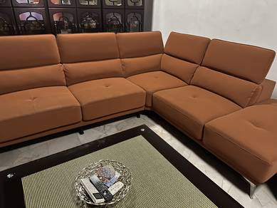 L shaped sofa - 5+1 seater - well maintained