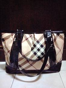 B u r b e r r y Tote Bag