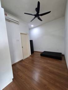 Condominium For Sale in Nusa Heights