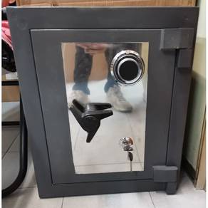 Amax 220 Safety Box