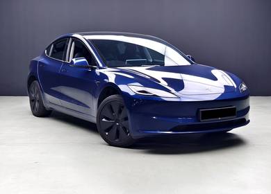 Tesla Model 3 LONG RANGE AWD in Cheras, KUL