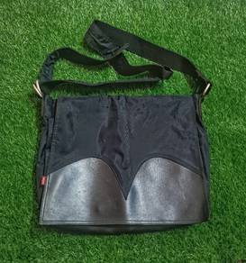 Levis Original large messenger sling bag 