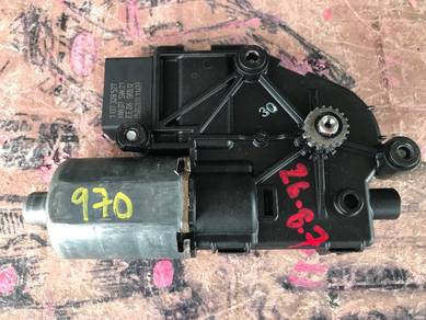 No 26-8-7 Porsche Panamera S 970 Sunroof Motor