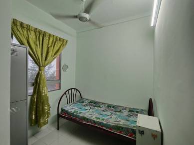Room in Jelutong, PNG