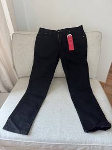 Levi’s 502 Taper Fit Jeans – Brand New
