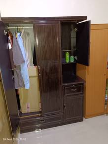 Almari /  wardrobe 