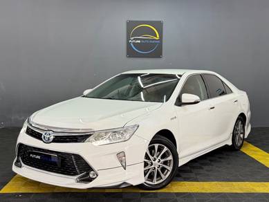 Toyota Camry HYBRID LUXURY in Cheras, KUL