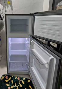 Peti Ais Sejuk Refrigerator 