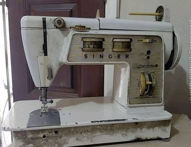 Singer Vintage Sewing Machine 