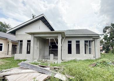 Bungalow House For Sale in Wakaf Baru,KTN