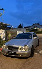 Mercedes Benz E200 200 ELEGANCE (CKD) in Kluang, JHR