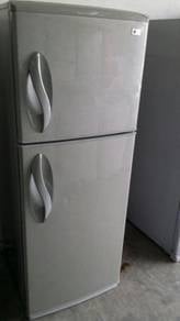 LG 2 Pintu Ais Refrigerator Ice Freezer Peti Sejuk