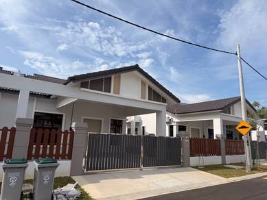 Semi-Detached House For Sale in Jasin,MLK