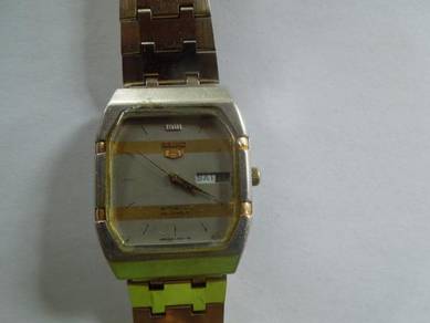 Seiko 5 Automatic 23 Jewels Square Gray Watch
