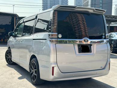 Toyota Voxy X in Serdang, KUL