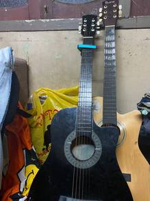2 gitar untuk dilepaskan