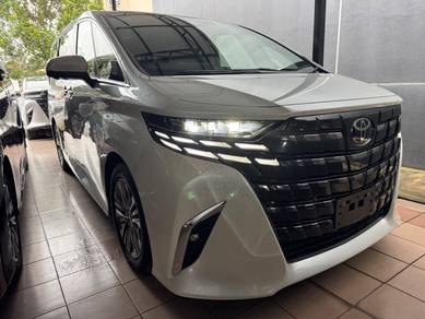 Toyota Alphard Z in KLCC, KUL