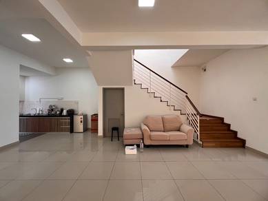Semi-Detached House For Rent in Rawang,SGR