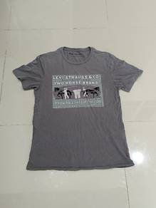 T-Shirt LEVIS