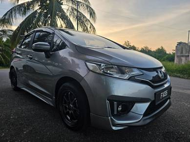 Honda Jazz S in Pengkalan Chepa, KTN