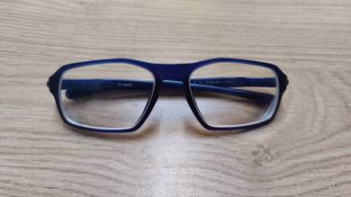 sport glasses with anti-sun lense
