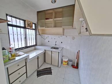Condominium For Sale in Eastern Court