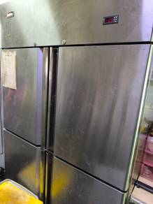 Freezer and chiiler