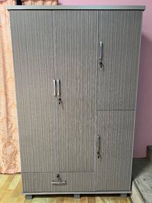 Almari Baju 3 Pintu + Laci Besar Berkunci