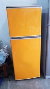 Hitachi Fridge 2 doors Refrigerator Peti Sejuk Ais
