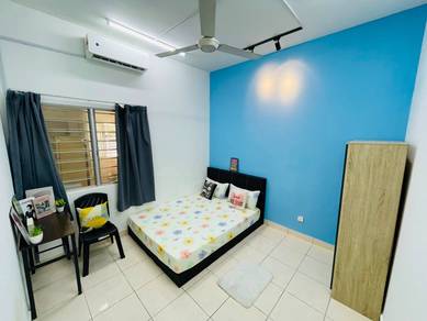 Room in Kota Kemuning, SGR