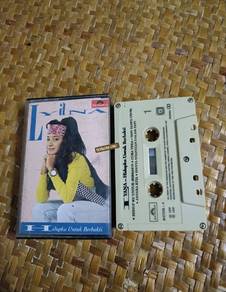 Kaset Lyana
Hidupku Untuk Berbakti