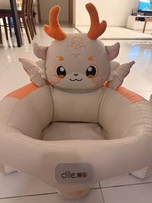 Baby dragon chair