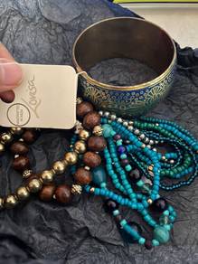Lovisa hand jewellery