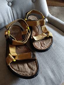 sandal Clark original